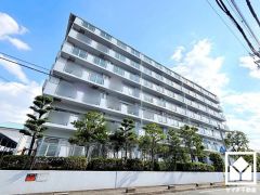 白を基調とした清潔感のある外観。帰るたびに安心感を感じられる佇まい。