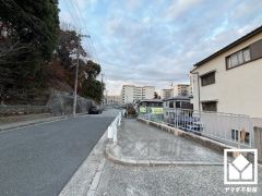 阪急電鉄今津線「門戸厄神」駅まで徒歩約25分、阪急電鉄甲陽線「甲陽園」駅まで徒歩約28分の立地。2沿線利用可能で、毎日の通勤・通学だけでなく、休日のお出かけまで利便性に優れています。