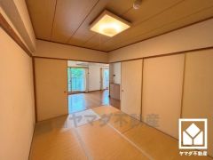 リビングに隣接している為、開放感がある空間です。