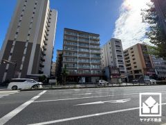 北側が国道2号線に面しており、車での移動にも便利な立地です。