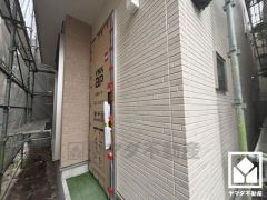 1階にはたっぷり収納できる約7.5帖の納戸付き。季節の荷物や趣味の道具もしっかり収納できて、家の中をもっとスッキリ。