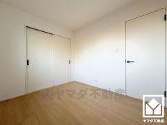 約7帖の洋室とは続き間になっており、一体利用も可能です。