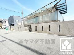 キッチンにはパントリーがあり、食品のストックや食器等もすっきり片付けることができます。