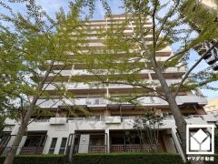 広々16.9帖のLDKが魅力。家族全員がリラックスできる、ゆったりとした快適リビングで温かい団らんの時間を。