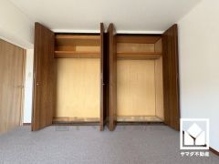 大きなクローゼットなので整理整頓しやすいです。