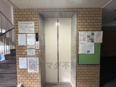スムーズな移動を叶えるエレベーター。忙しい朝も快適に、ストレスフリーな暮らしをサポート。