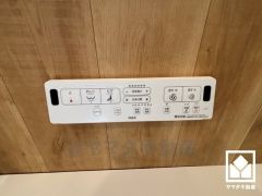 温水洗浄便座付きで、季節を問わずいつでも温かい便座をお使いいただけます。