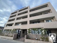 調理に手間がかかりがちな肉や魚を、短時間でサッと焼き上げることができるグリル付き。