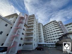 洗練されたデザインと堅牢な造り。美しさと安心を兼ね備えた、心地よい住まい。街並みに馴染みながらも、ひときわ目を引く存在感。