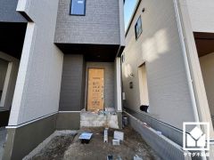 全居室2面採光以上のお部屋となっております。明るい陽光がたっぷり差し込む心地よい生活空間です。