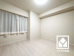 約7帖の洋室です。お子様のお部屋などにも丁度良い広さです。
