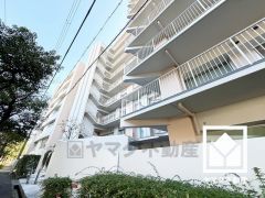 トイレは温水洗浄便座付きで、季節を問わずいつでも温かい便座をお使いいただけます。