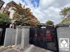 自然と調和するデザインが魅力。四季折々の風景に溶け込む、心地よい住まい。