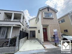 「サンディ西宮室川店」まで徒歩6分、「ココカラファイン広田店」まで徒歩7分など、お買い物施設が徒歩圏内に複数あり便利な住環境です。