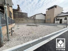 シャンプードレッサーがございます。シャワー水栓付きなので、忙しい朝でも身支度がしやすく時短になります。