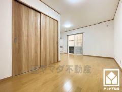 自然光を取り込む、開放感あふれる暮らし。隅々まで光が降り注ぎ、明るく心地の良い空間。