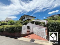 自然と調和するデザインが魅力。四季折々の風景に溶け込む、心地よい住まい。