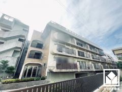 阪急電鉄神戸線・伊丹線「塚口」駅まで徒歩約9分、JR「塚口」駅まで徒歩約18分の立地。3沿線利用可能で、毎日の通勤・通学だけでなく、休日のお出かけまで利便性に優れています。