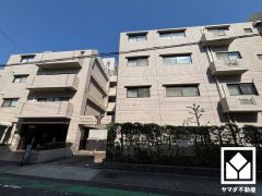 北側すぐの距離に国道2号線が通っています。阪神高速・名神高速に接続する西宮インターチェンジも近く、車での移動がしやすい立地です。