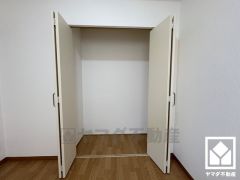 大きなクローゼットなので整理整頓しやすいです。