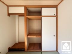 押入にはお客様用の座布団や寝具も収納可能です。