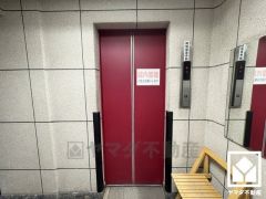 スムーズな移動を叶えるエレベーター。忙しい朝も快適に、ストレスフリーな暮らしをサポート。