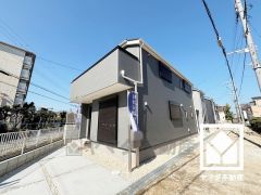 2025年9月完成済みのため、即ご入居いただけます。当日案内も可能ですのでぜひお問い合わせください。事前にご予約頂きましたら、営業時間外のご案内等も可能です。