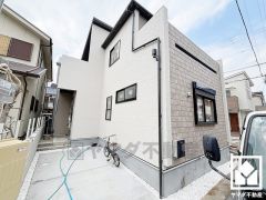 「ファミリーマート福田東鳴尾町一丁目」まで徒歩7分、「マックスバリュ西宮上田店」まで徒歩8分、「ライフォート西宮上田店」まで徒歩9分など、お買い物施設が徒歩圏内に複数あり便利な住環境です。