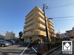 屋根付き駐輪場も完備しており、雨や風、直射日光から自転車を守ることができます。（月額200円）