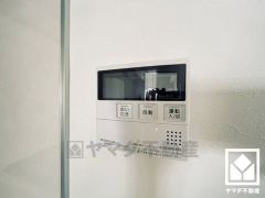 ボタン1つで自動でお湯張りができるオートバス機能付き。