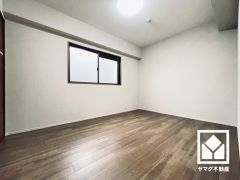約6帖の洋室。全居室フローリングでお掃除ラクラクです。