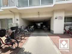 広々とした使い勝手の良い駐輪場です