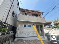 白を基調とした清潔感のある外観。帰るたびに安心感を感じられる佇まい。