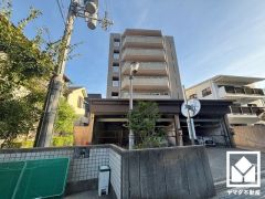 広々21帖のLDKが魅力。家族全員がリラックスできる、ゆったりとした快適リビングで温かい団らんの時間を。