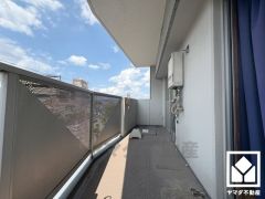 広々としているため、お洗濯物をたっぷりと干す事ができます。（リフォーム前の写真となります。2025年10月24日フルリフォーム済）