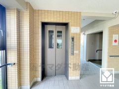 スムーズな移動を叶えるエレベーター。忙しい朝も快適に、ストレスフリーな暮らしをサポート。