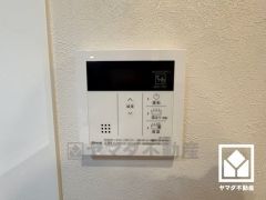 ボタン1つで自動でお湯張りができる自動給湯リモコンです。