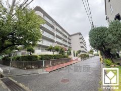 落ち着いた色合いと品のあるデザイン。帰るたびに安心感を感じられる佇まい。