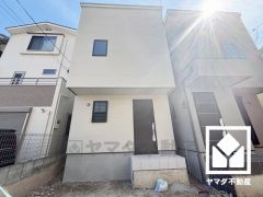 温水洗浄便座付きで、季節を問わずいつでも温かい便座をお使いいただけます。