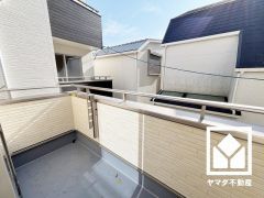 バルコニーが2か所ございますので、お洗濯物をたっぷりと干す事ができます。