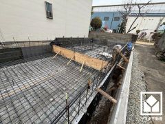 突然の来訪時でも安心なモニター付きインターホンを完備。お留守番中のお子様でも簡単に来訪者の確認ができます。