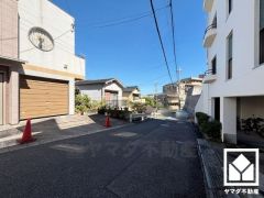 「関西スーパー広田店」まで徒歩8分など、お買い物施設が徒歩圏内に複数あり便利な住環境です。