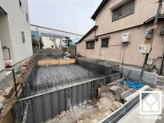 イズミヤやココカラファイン、キャンドゥなどが出店するショッピングモール「アマスタアマセン」まで徒歩12分。専門店や飲食店も豊富で、お買い物やお食事には困りません。