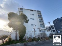 収納力豊富なトランクルーム付き。アウトドア用品や季節の荷物、趣味の道具もしっかり収納できます。