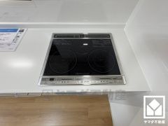 安全性と使いやすさを兼ね備えたIHクッキングヒーターで快適なキッチンライフ。お手入れもラクラクです。