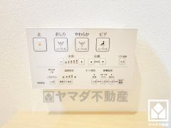 温水洗浄便座付きで、季節を問わずいつでも温かい便座をお使いいただけます。