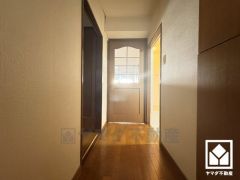 玄関から洗面室が近く、帰宅後すぐに手を洗えます。