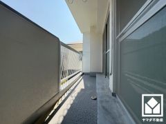 南向きバルコニーで陽当たり、風通し良好。たっぷりの洗濯物も気持ちよく乾きます。