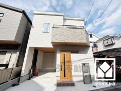 白を基調とした清潔感のあるモダンな外観。帰るたびに安心感を感じられる佇まい。