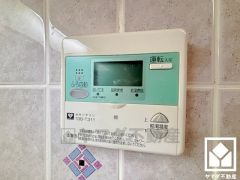 ボタン1つで自動でお湯張りができるオートバス機能付き。追い炊き機能もございますので、いつでも温かいお風呂に入ることができます。